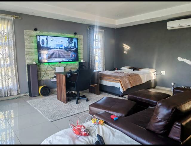 5 BEDROOM HOUSE FOR SALE IN ESCOMBE